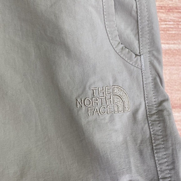 Woman’s The North Face Short/Court Nylon Hiking Pants Size 8 Beige - Picture 7 of 11